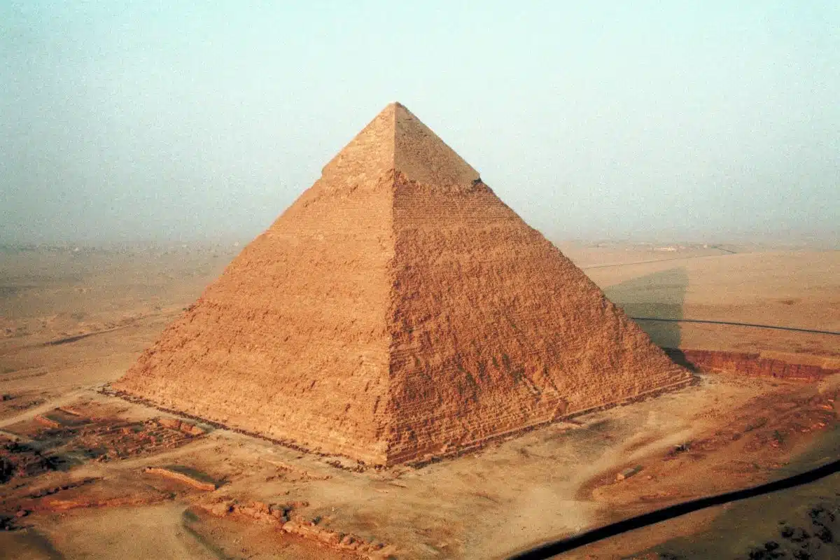 pyramide-construction